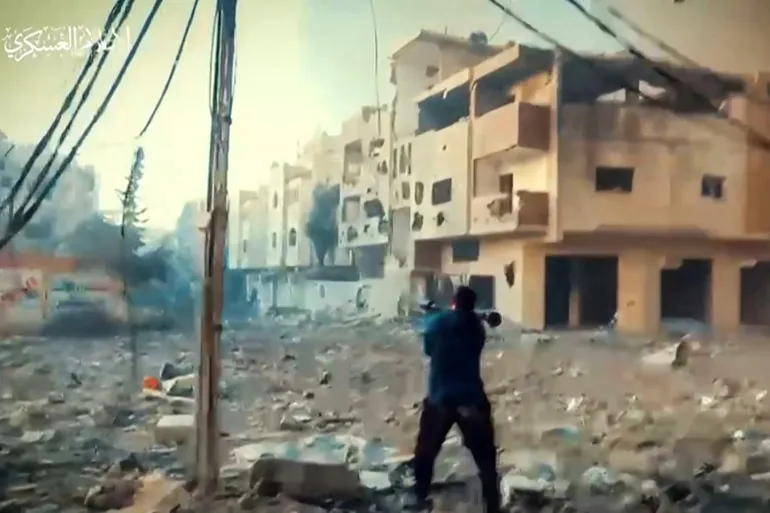صورة بثتها المقاومة الفلسطينية سابقا للتصدي لقوات متوغلة في غزة