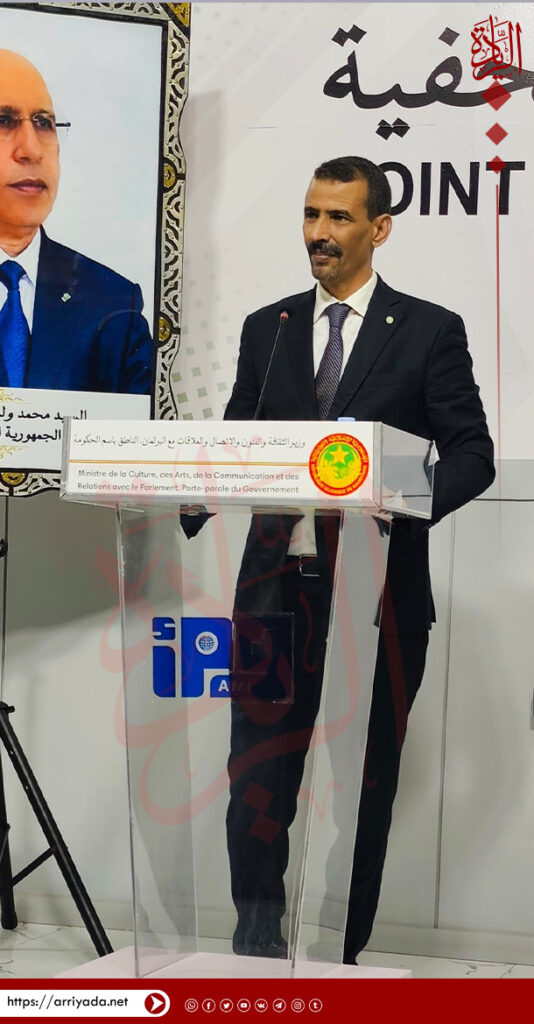 الحكومة تصادق على مرسوم ينظم منح وسحب البطاقات الصحفية