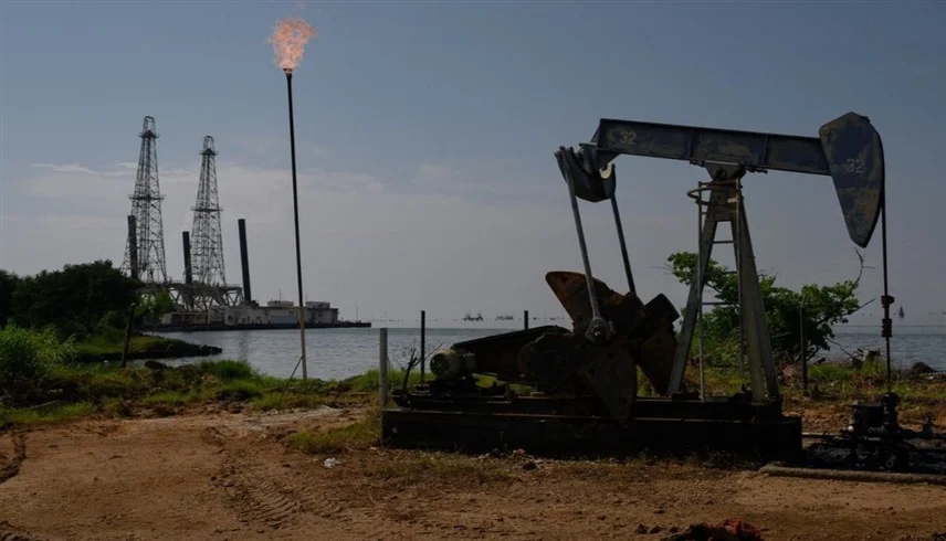 شركات نفط أجنبية في فنزويلا تتخوف من ضياع حقوقها بعد التدخل الأمريكي