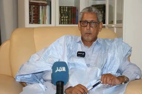 نقيب المحامين يدعو إلى “الحكمة” في ملف ولد زروق ويحذر من تحويله إلى “مادة للبطولات”