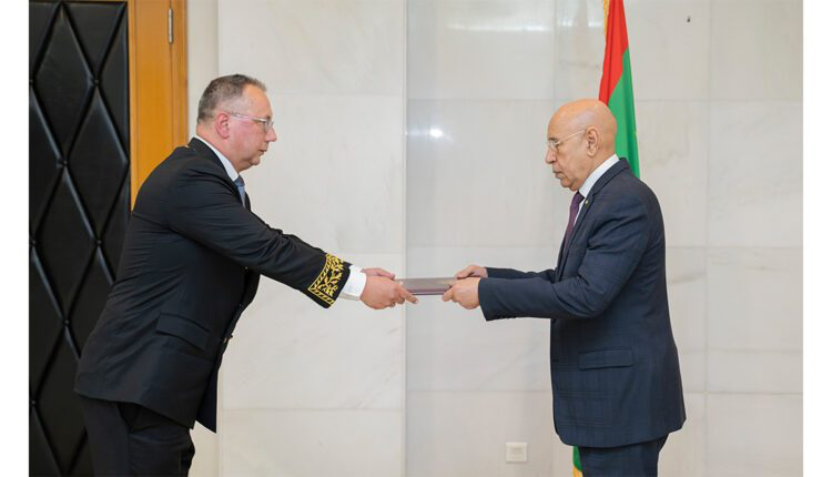 الرئيس غزواني يتسلم أوراق اعتماد سفير روسيا الجديد لدى موريتانيا