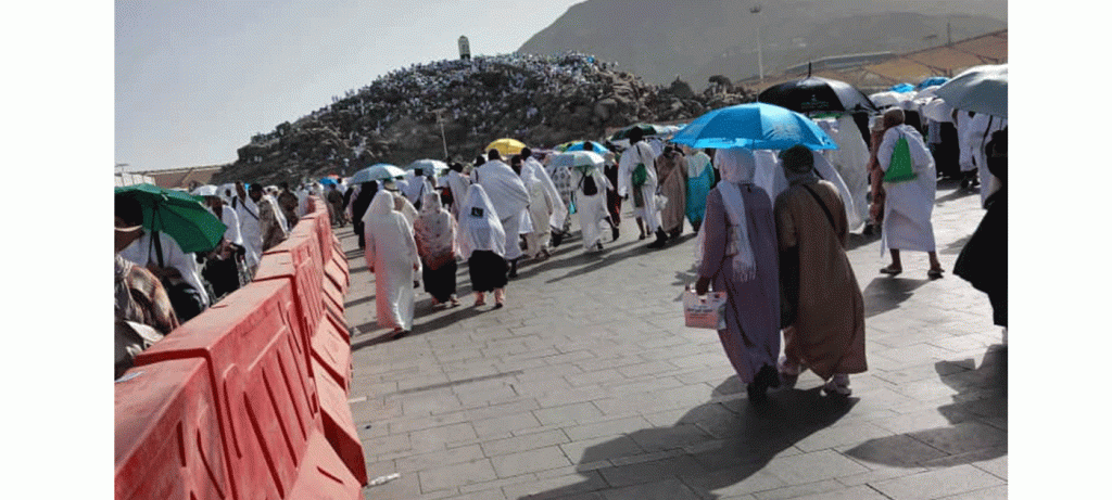 حجاجنا الميامين يصلون إلى مشعر عرفات لأداء ركن الحج الأعظم