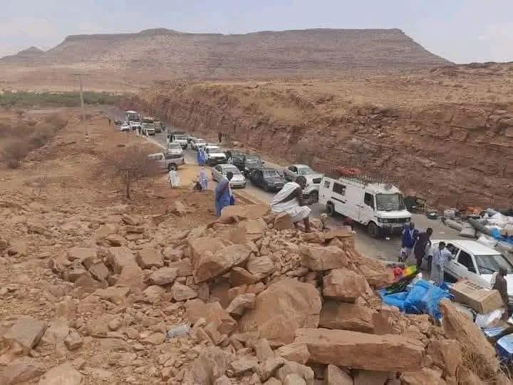 حادث سير خطير يغلق “مرتفع جوك” بطريق الأمل وينقل مصابين إلى مستشفى كيفه