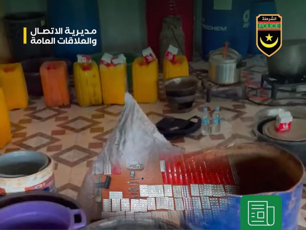 الشرطة تفكك شبكتين للمخدرات وتكشف معملاً لإنتاج السومسوم في نواذيبو.