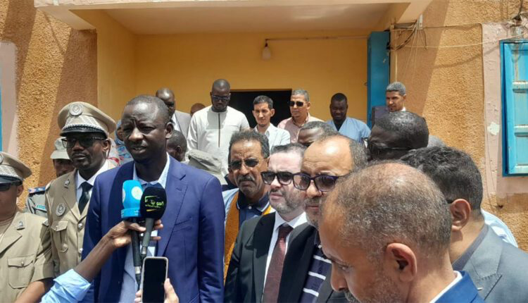 وزير الصحة يتعهد بمعالجة نواقص مركز الاستطباب بلعيون