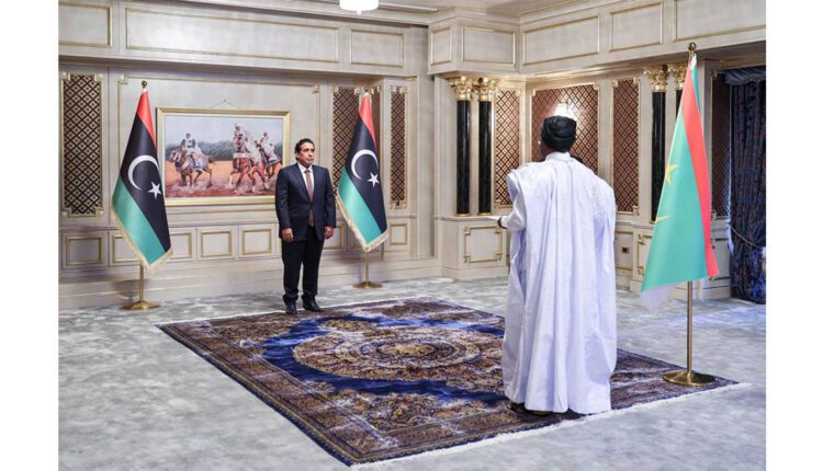 السفير الموريتاني الجديد يقدم أوراق اعتماده لرئيس المجلس الرئاسي الليبي