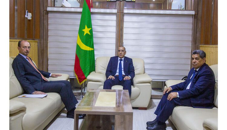 نواكشوط: وزير الداخلية يجري مباحثات مع السفير الإسباني