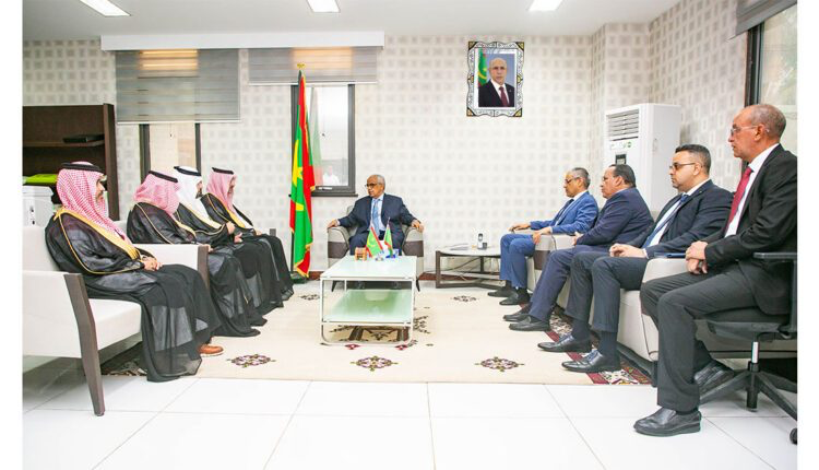 وزير الشؤون الاقتصادية يجري مباحثات مع الرئيس التنفيذي للصندوق السعودي للتنمية