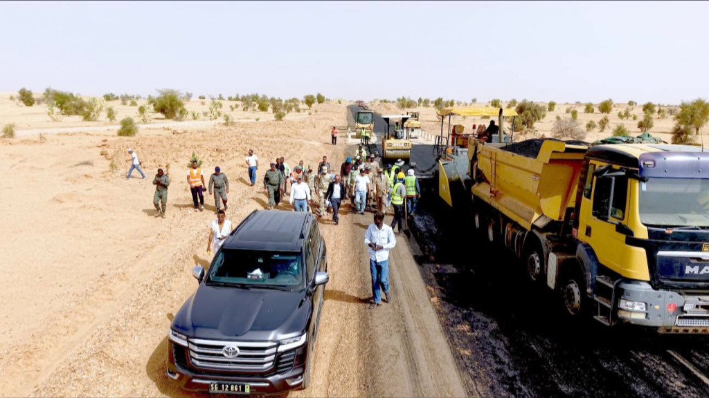 وزير التجهيز والنقل يتفقد أشغال طريق “باركيول-الصواطه” ويشدد على الجودة والالتزام بالآجال