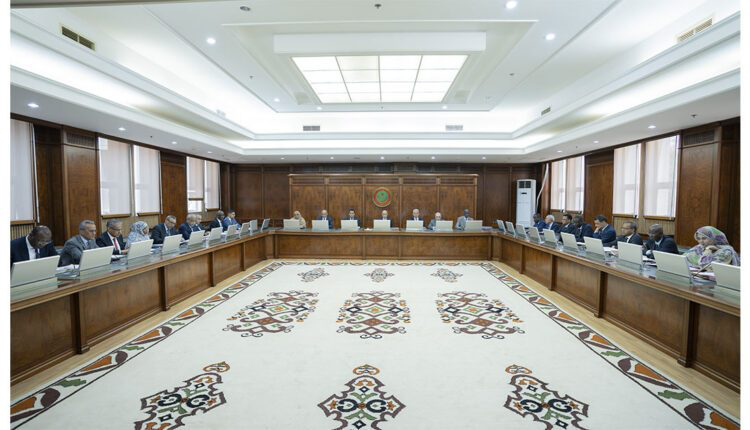 الحكومة تقر زيادة جديدة للمدرسين وترخص لفندقين في كيفه ونواكشوط(بيان)