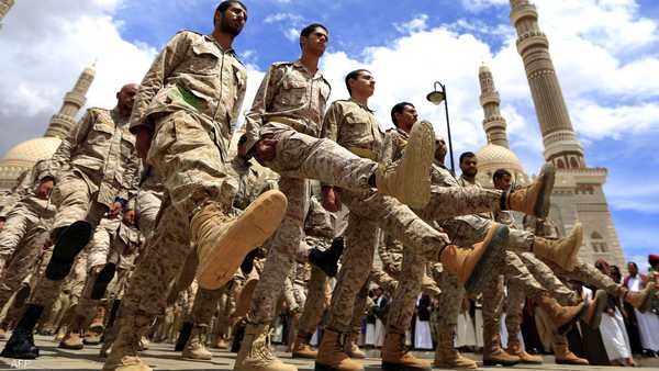 الحوثيون يعلنون استهداف ناقلة نفط سعودية في البحر الأحمر