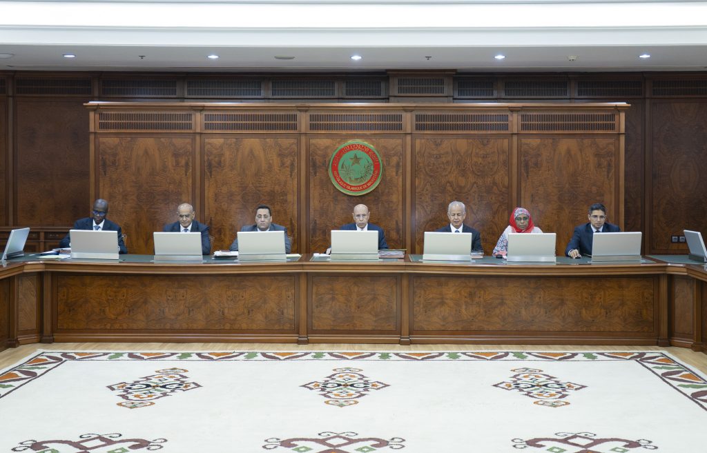 الوزاري يقر إصلاحات في السجون وآلية جديدة لتسويق الذهب وتصدير المواشي