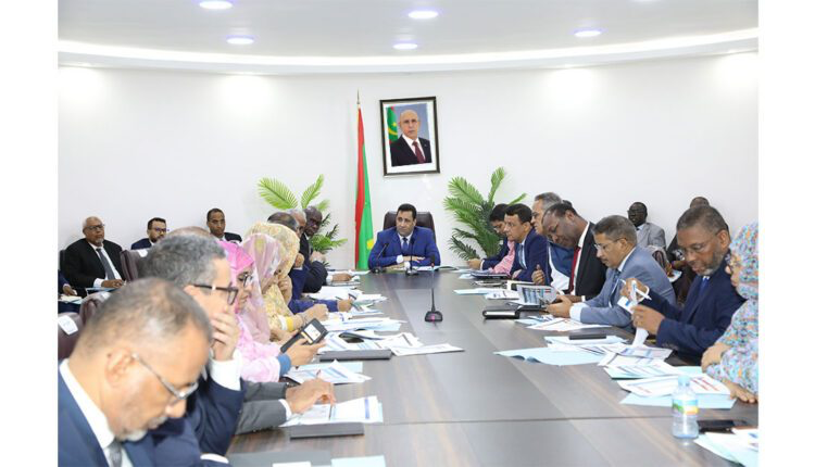 الوزير الأول يشدد على إزالة العراقيل لاستكمال المشاريع الكبرى وفق الآجال