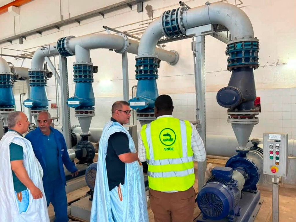 المدير العام للشركة الوطنية للماء يتفقد منشآت الشركة ويلتقي فرق العمل والمزارعين في نواذيبو وبولنوار