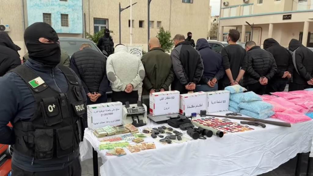 موريتاني بين 25 موقوفاً في شبكة دولية لتهريب المخدرات بالجزائر