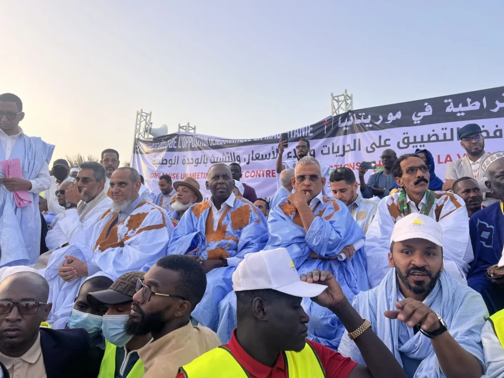 قوى معارضة موريتانية ترفض المأمورية الثالثة وتطالب الغزواني بموقف واضح