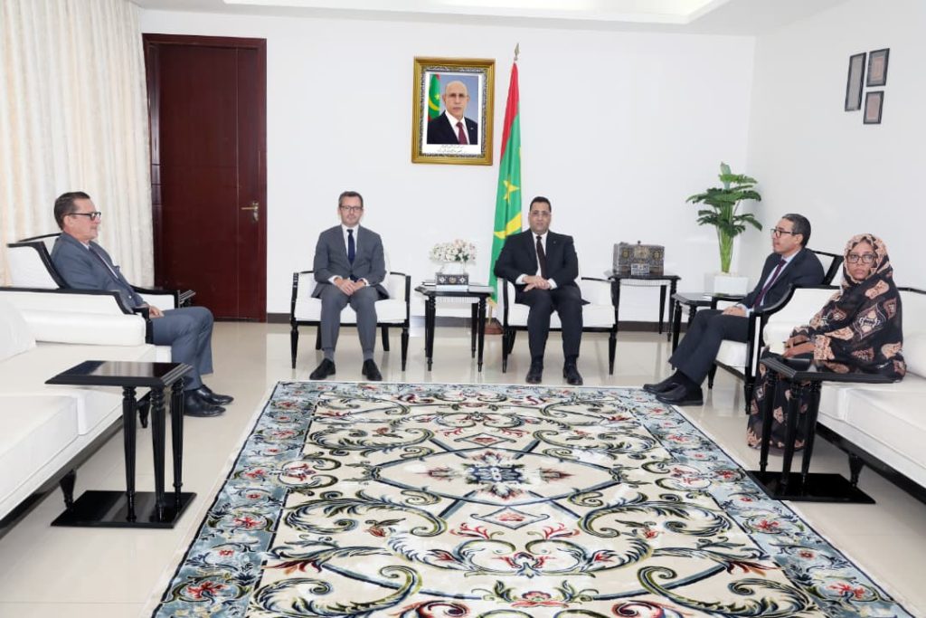 الوزير الأول يبحث مع السفير الفرنسي تعزيز التعاون بين موريتانيا وفرنسا