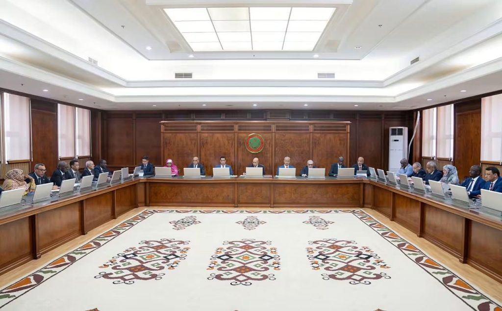 مجلس الوزراء يصادق على مراسيم جديدة في الصيدلة ويحدد تكلفة الحج لموسم 2027