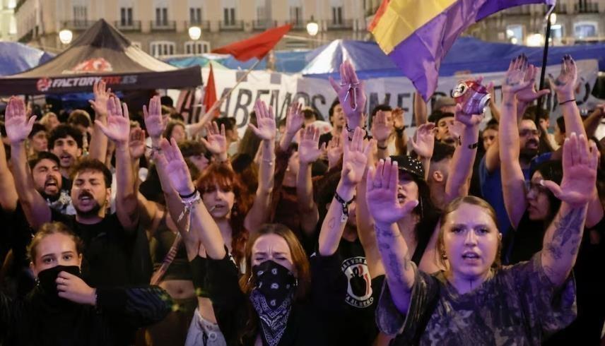 بعد وفاة المسنة “أيقونة السكن”.. إسبانيا على خط الإضراب العام