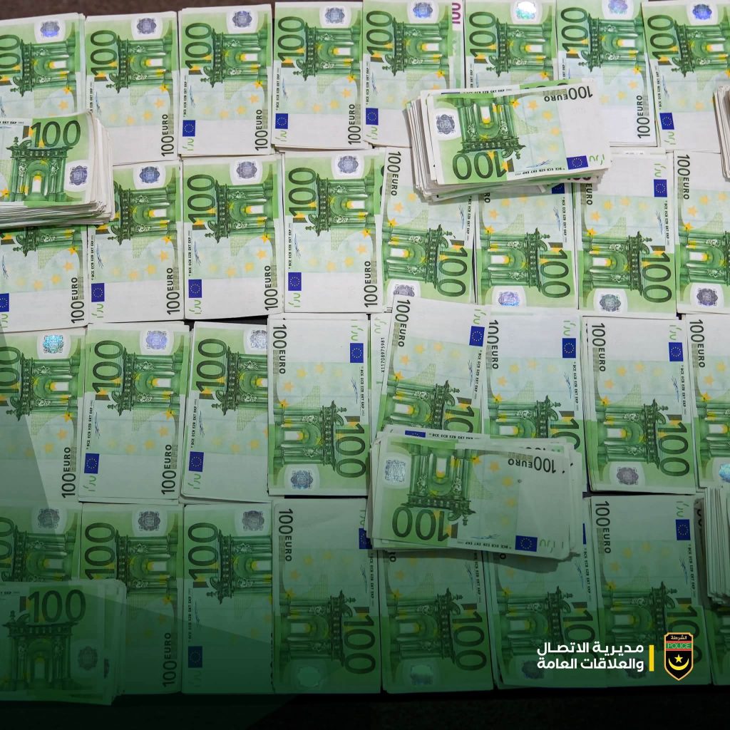 الشرطة تفكك شبكة لتزوير العملات الأجنبية وتضبط 248 ألف يورو مزيفة
