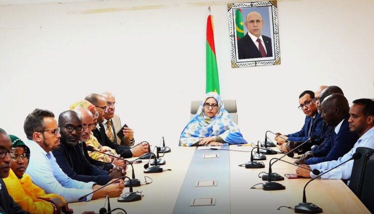 وزيرة البيئة تعلن عن برنامج لتحويل بنشاب إلى مدينة خضراء